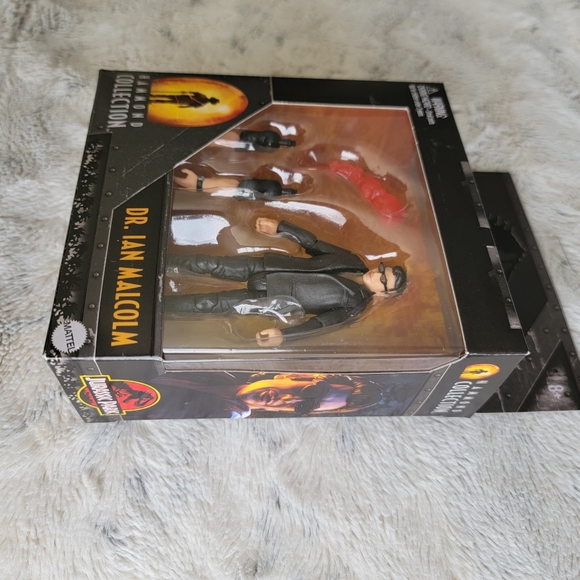Jurassic World Hammond Collection Dr. lan Malcolm Figure - Picture 8 of 10